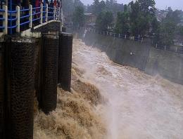 Ada Hantu Wanita Belanda di Bendung Katulampa   