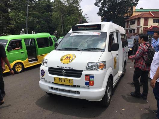 Angkot Modern Bogor Dilengkapi AC, Audio, Wifi, dan TV LCD kini Mulai Mengaspal Angkot Modern Bogor Dilengkapi AC, Audio, Wifi, dan TV LCD kini Mulai Mengaspal