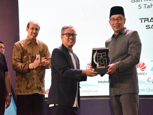 Jawa Barat Akan Buat Desa Digital 